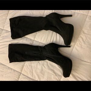 Black heeled boots